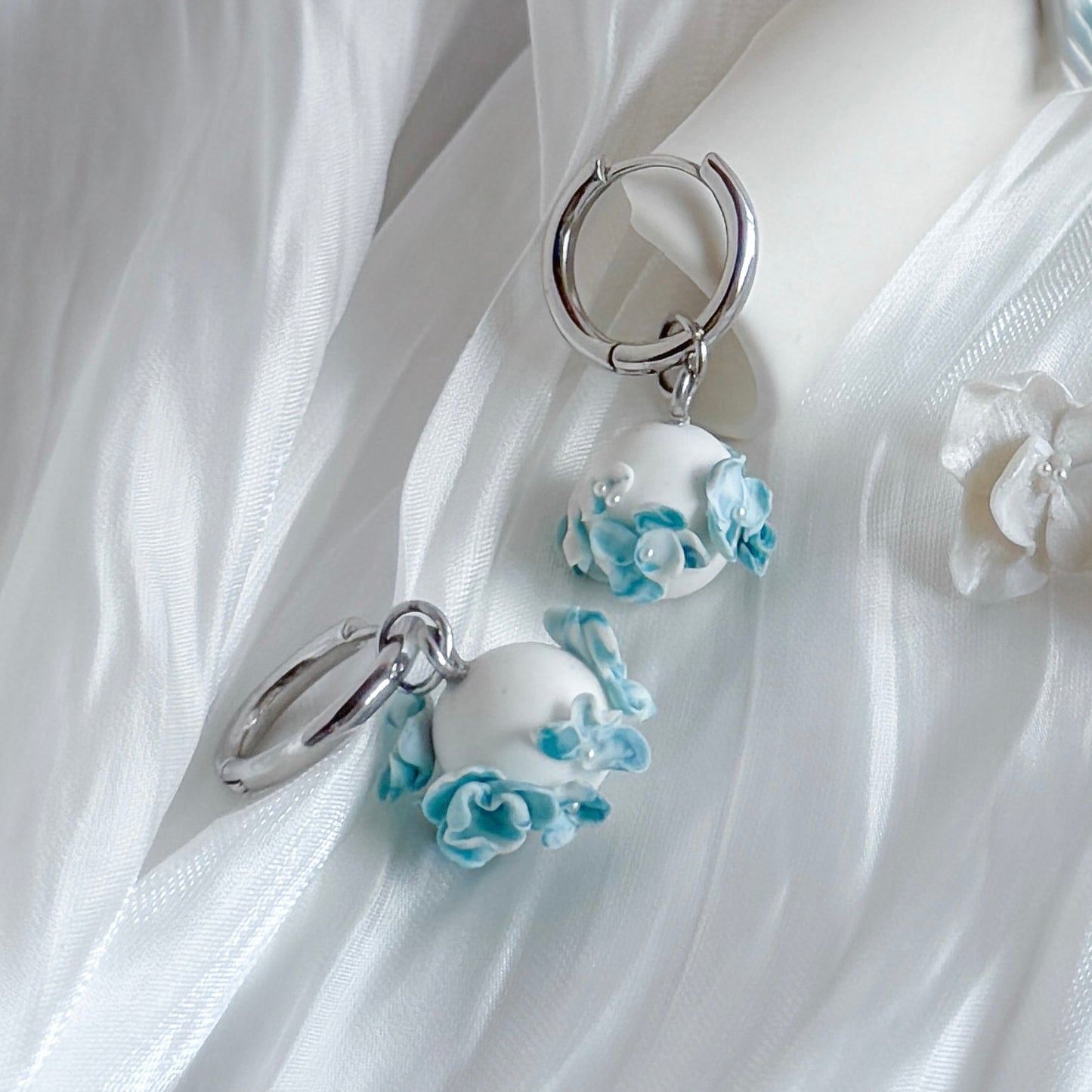 Rollie Earrings