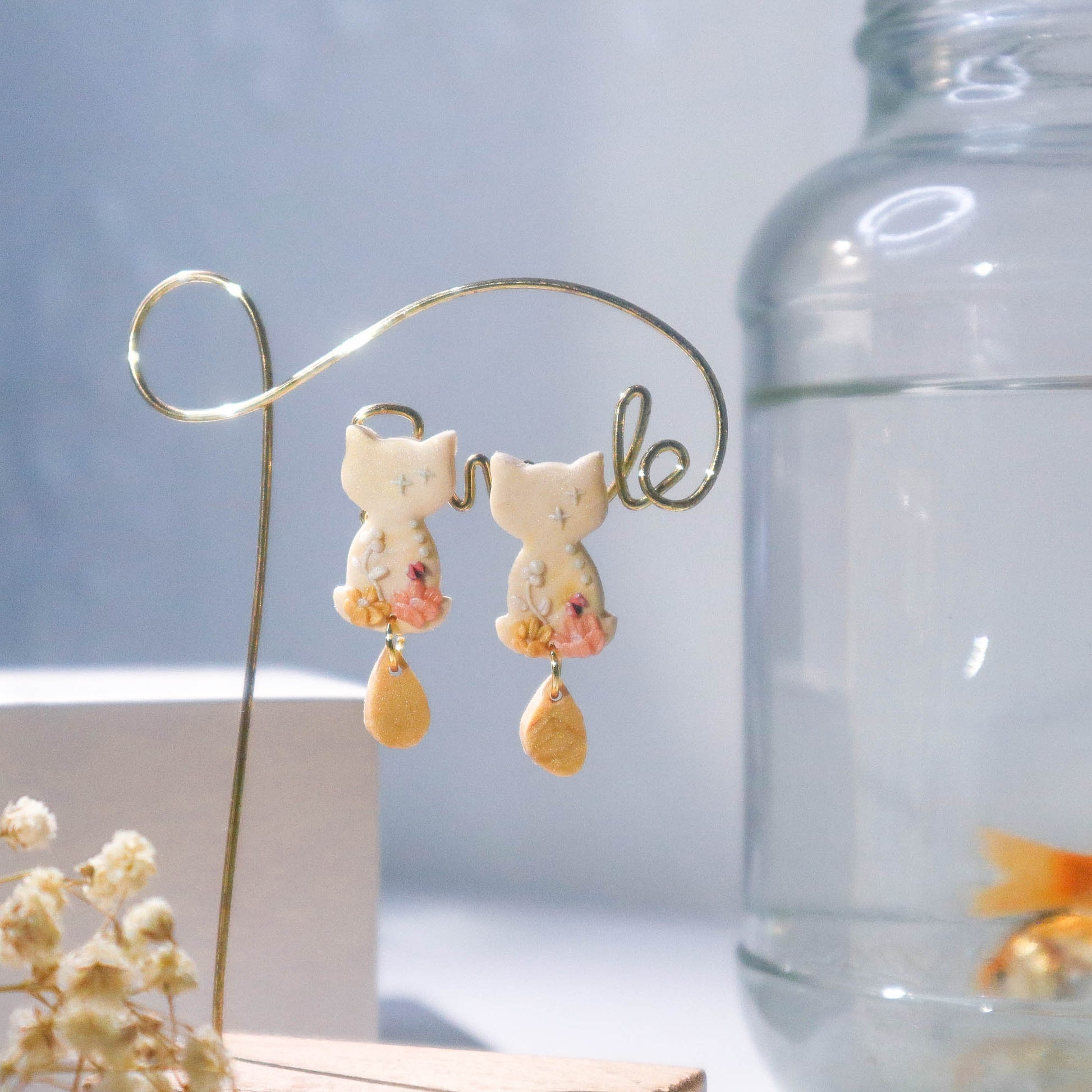 Plant Lover Tabby Cat Earrings - Charlotte's Outré